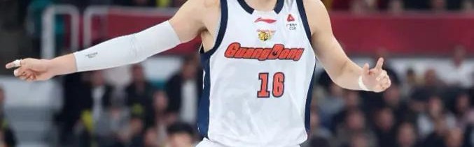 开云体育app下载-高兴早了，广东队大胜吉林队却收两个坏消息，杜峰爱徒再次受伤
