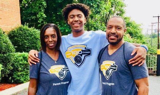 开云官方网-费城新星马克西成长录：老爸当他篮球领路人