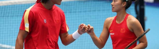 开云体育app下载-张之臻郑钦文齐胜强敌 联合杯中国队首秀击败捷克